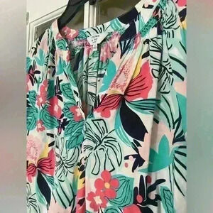 Crown & Ivy petite small multi color tropical blouse 3/4 sleeve EUC